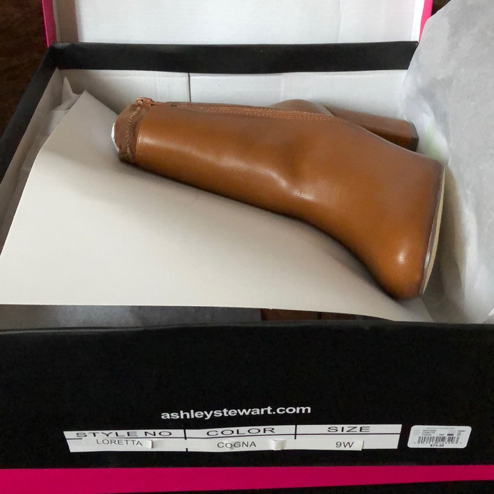 Ashley Stewart Blocked Heel  Bootie. NIB. NWT - Picture 5 of 5